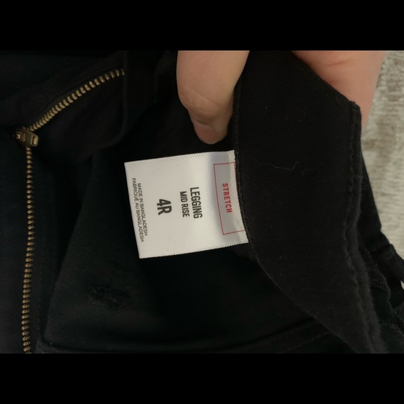 Express black jeans. First pair is distressed. Al size 4. Barely worn - Picture 4 of 4